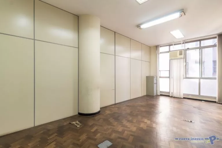 Foto 11 de Sala com 740m² para alugar no bairro Centro Historico, Porto Alegre