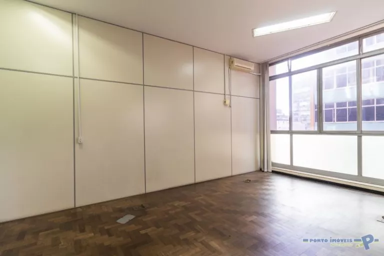 Foto 12 de Sala com 740m² para alugar no bairro Centro Historico, Porto Alegre
