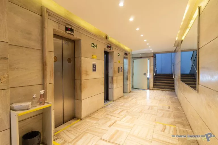 Foto 4 de Sala com 740m² para alugar no bairro Centro Historico, Porto Alegre