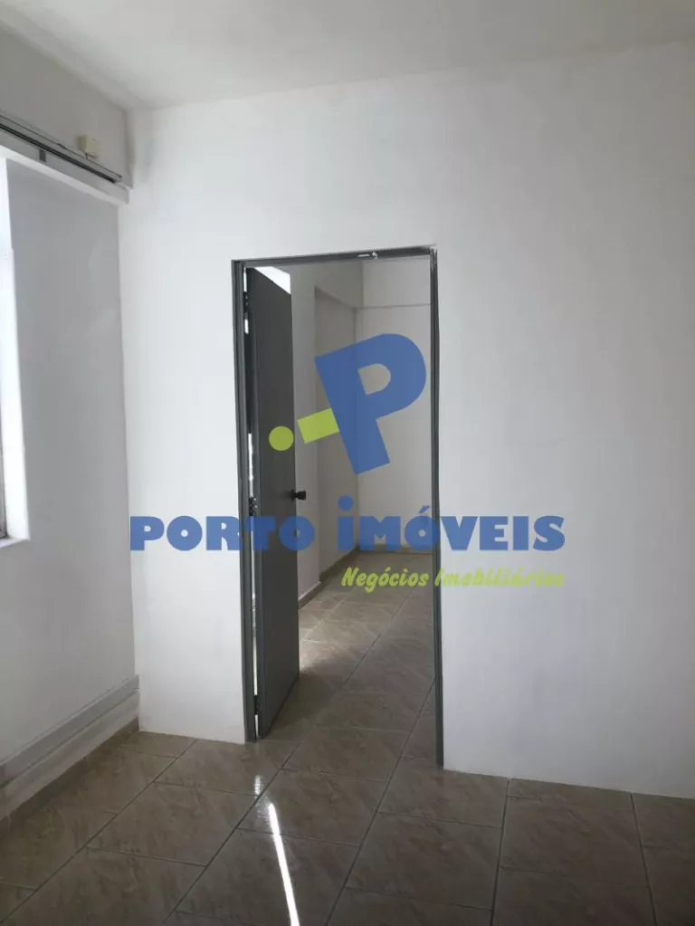 Foto 2 de Sala com 1 banheiro e 43m² para alugar no bairro São Geraldo, Porto Alegre
