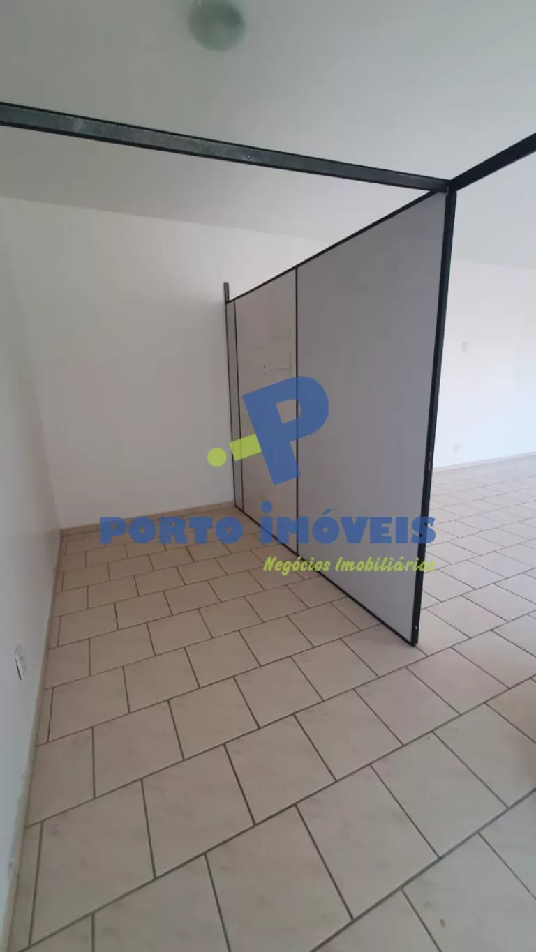 Foto 3 de Sala com 1 banheiro e 55m² para alugar no bairro São Geraldo, Porto Alegre