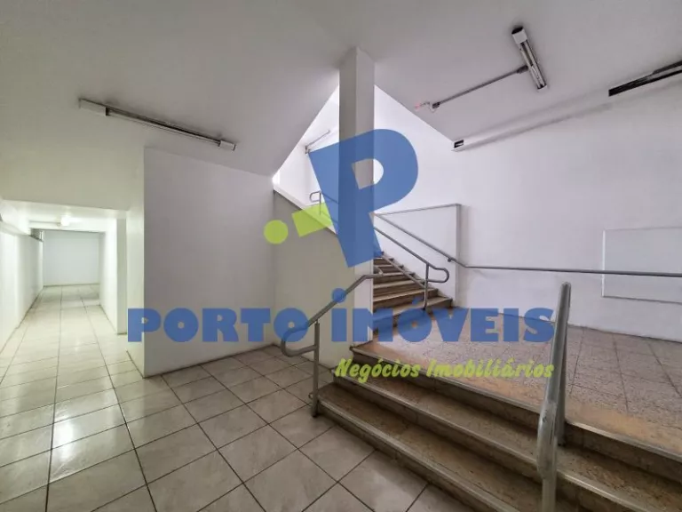 Foto 1 de Prédio com 4900m² para alugar no bairro Navegantes, Porto Alegre