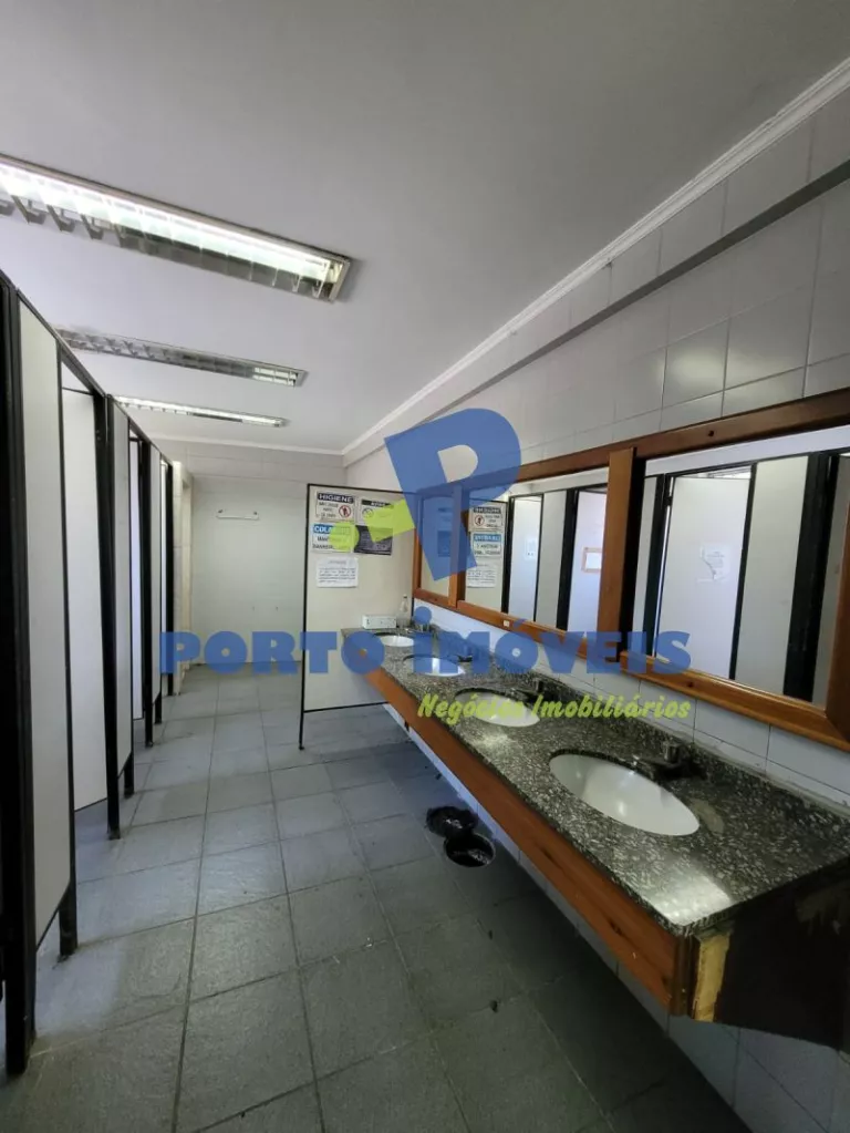 Foto 10 de Prédio com 4900m² para alugar no bairro Navegantes, Porto Alegre