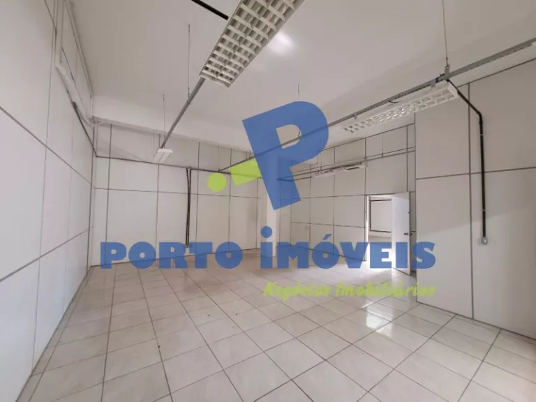 Foto 14 de Prédio com 4900m² para alugar no bairro Navegantes, Porto Alegre