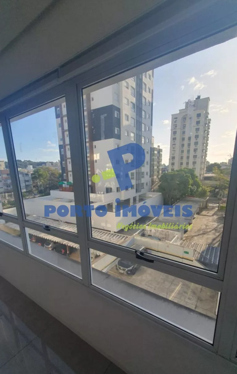 Foto 2 de Sala com 1 banheiro e 43m² para alugar no bairro Petropolis, Porto Alegre